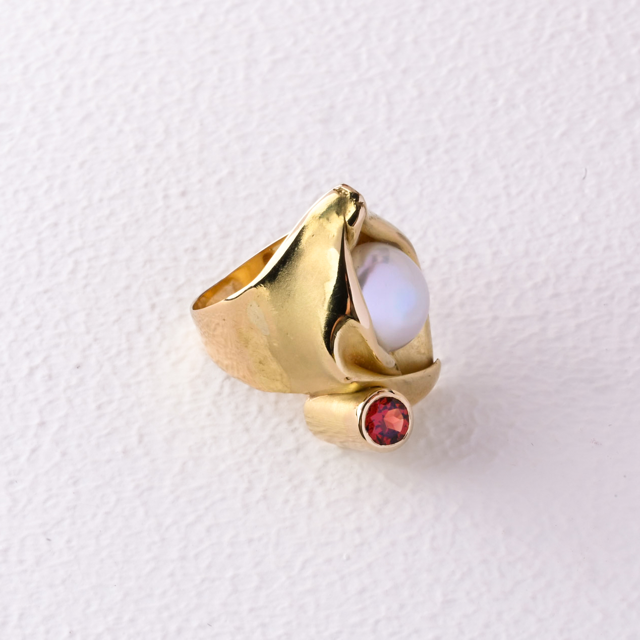 Foto van de Pomegranate ring